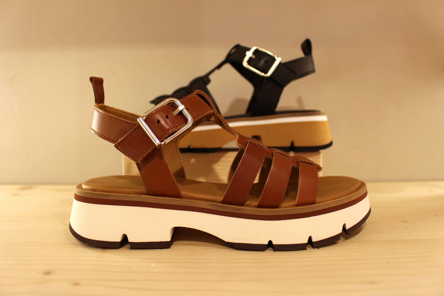 Sandale en cuir marron ou noir ALPE fabrication espagnole