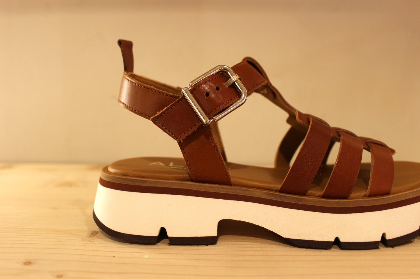 Sandale en cuir marron ou noir ALPE fabrication espagnole