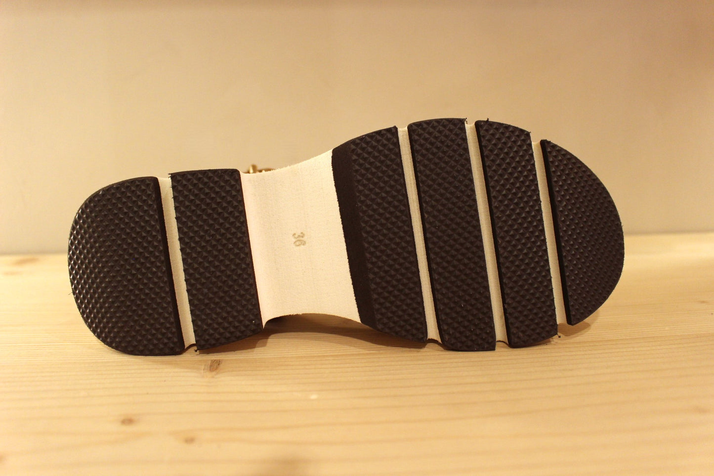 Sandale en cuir marron ou noir ALPE fabrication espagnole