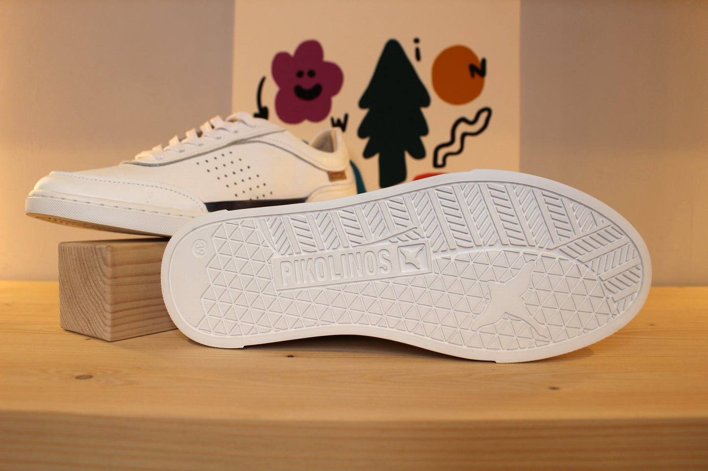 Sneaker cuir blanc PIKOLINOS cuir très souple semelle interne amovible