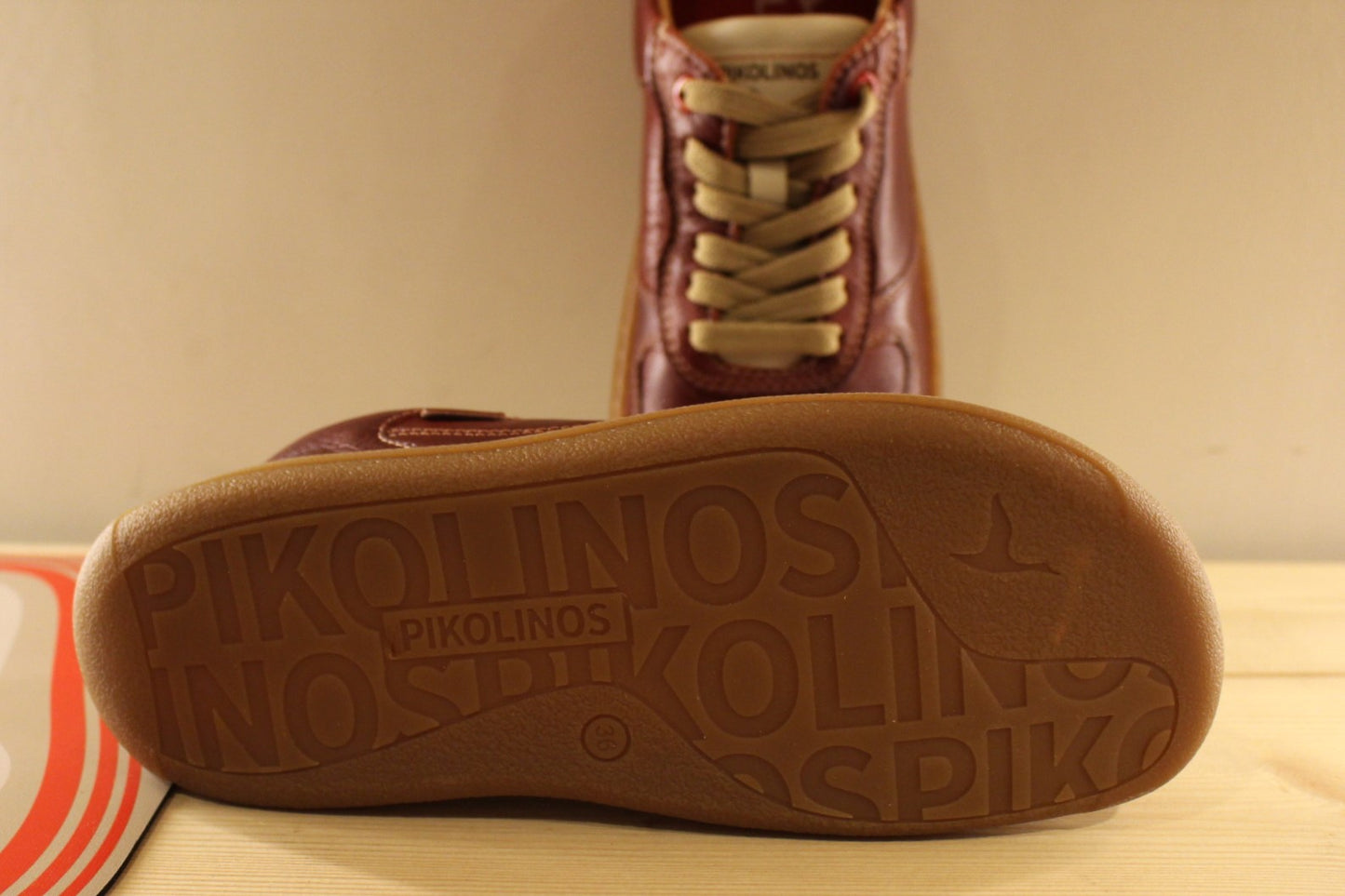 Barefoot en cuir rouge PIKOLINOS