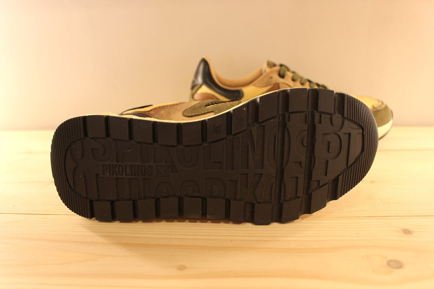 Basket PIKOLINOS en cuir noir, nubuck camel et kaki