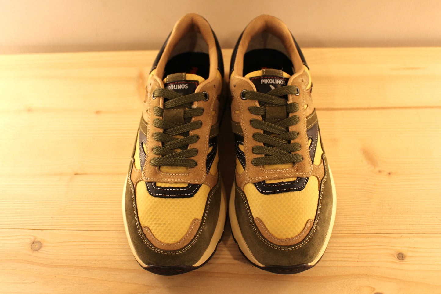 Basket PIKOLINOS en cuir noir, nubuck camel et kaki