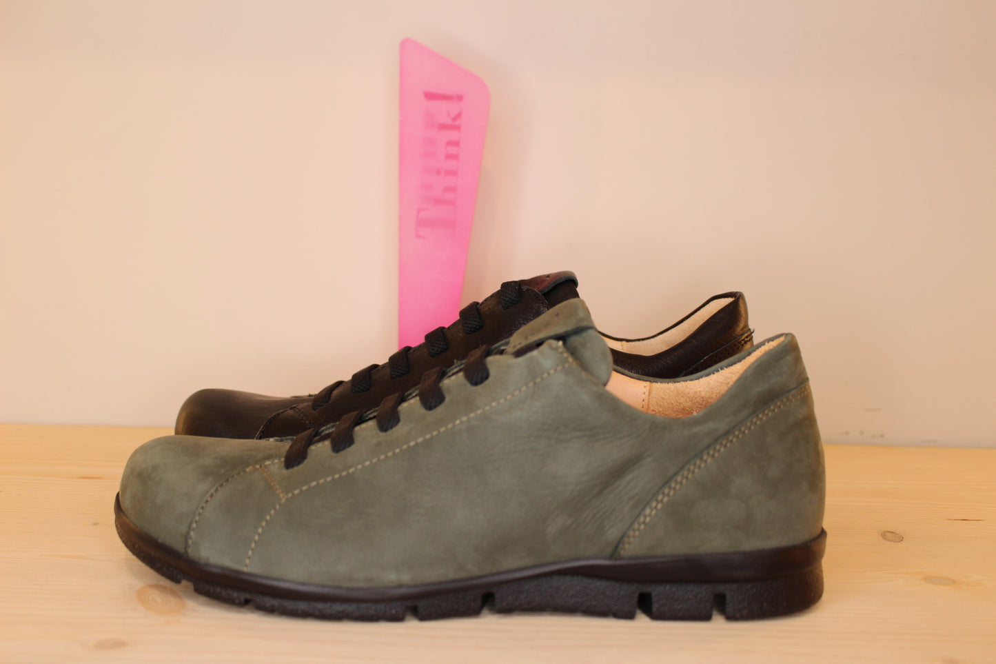 Sneaker fabrication autrichienne cuir vert ou noir THINK Homme
