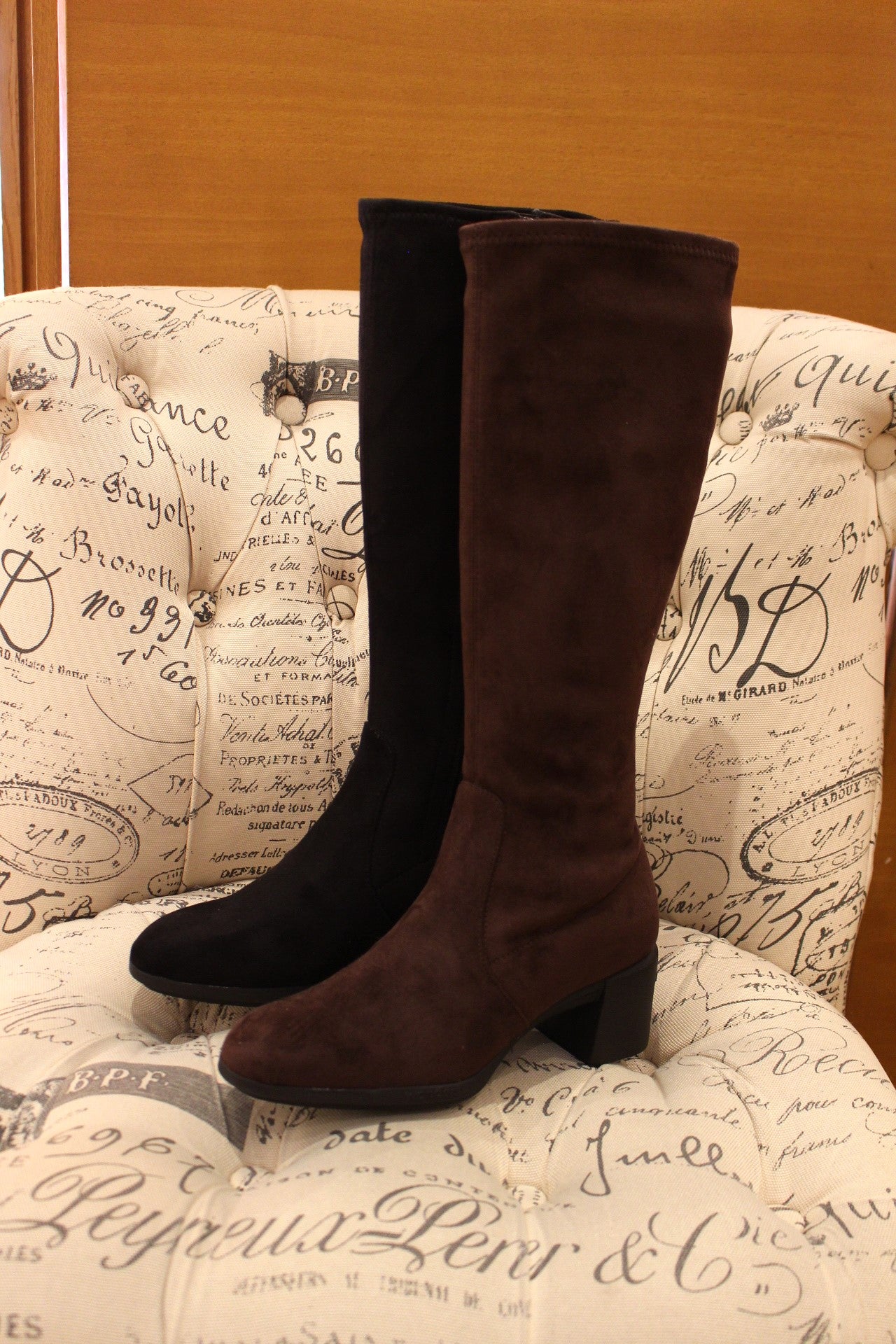 Bottes en cuir velours noir ou chocolat WONDERS