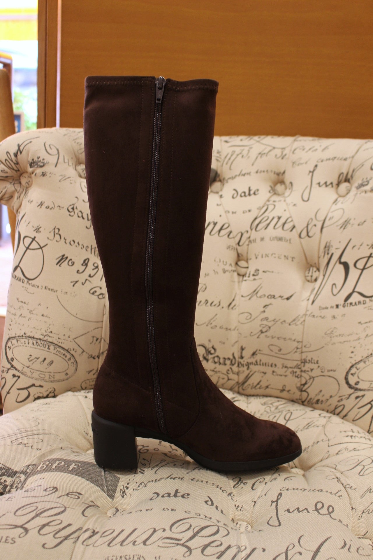 Bottes en cuir velours noir ou chocolat WONDERS