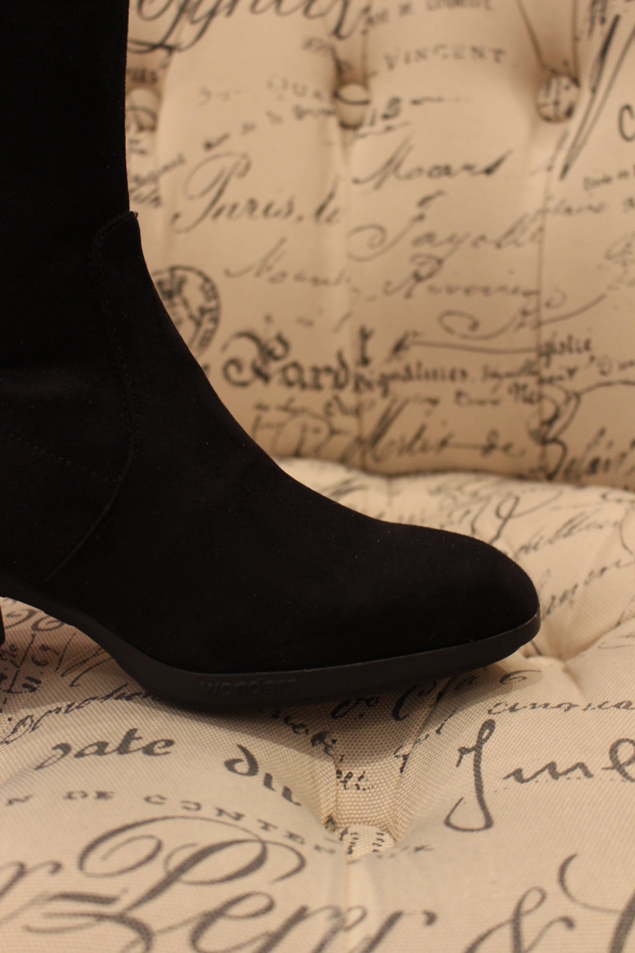 Bottes en cuir velours noir ou chocolat WONDERS