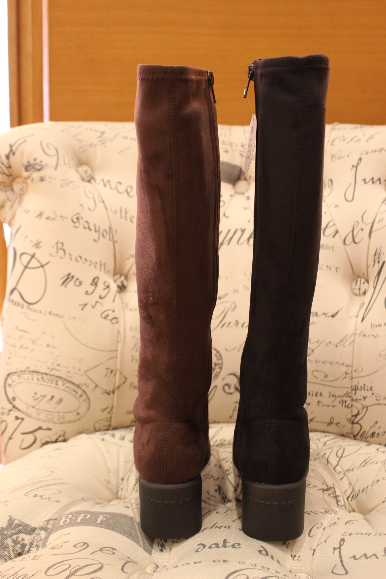 Bottes en cuir velours noir ou chocolat WONDERS
