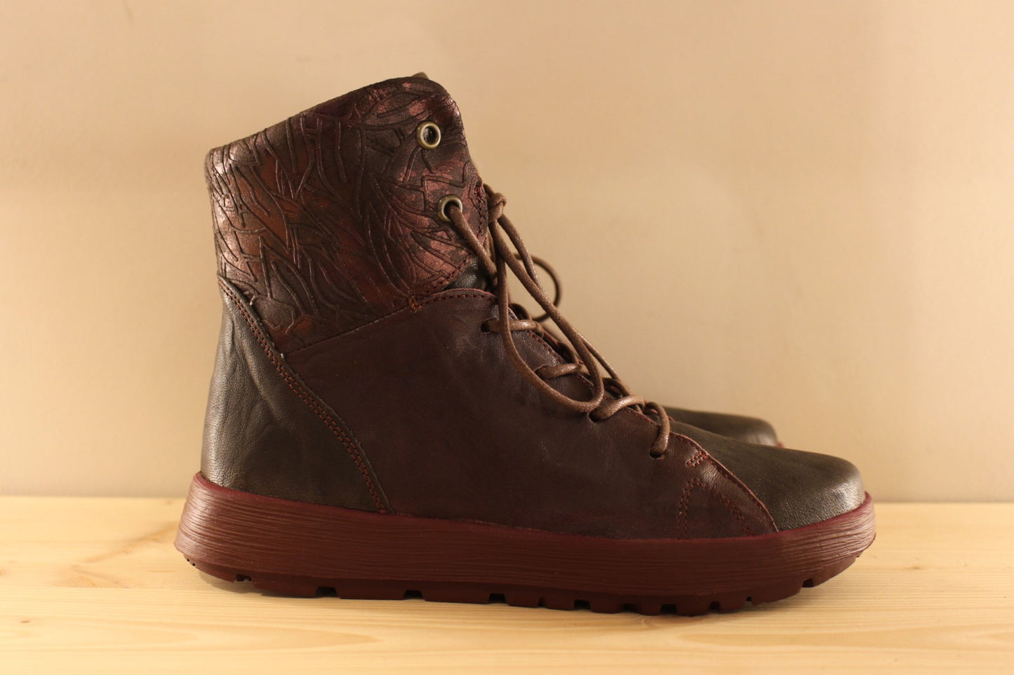 Bottines en cuir très souple de chez THINK