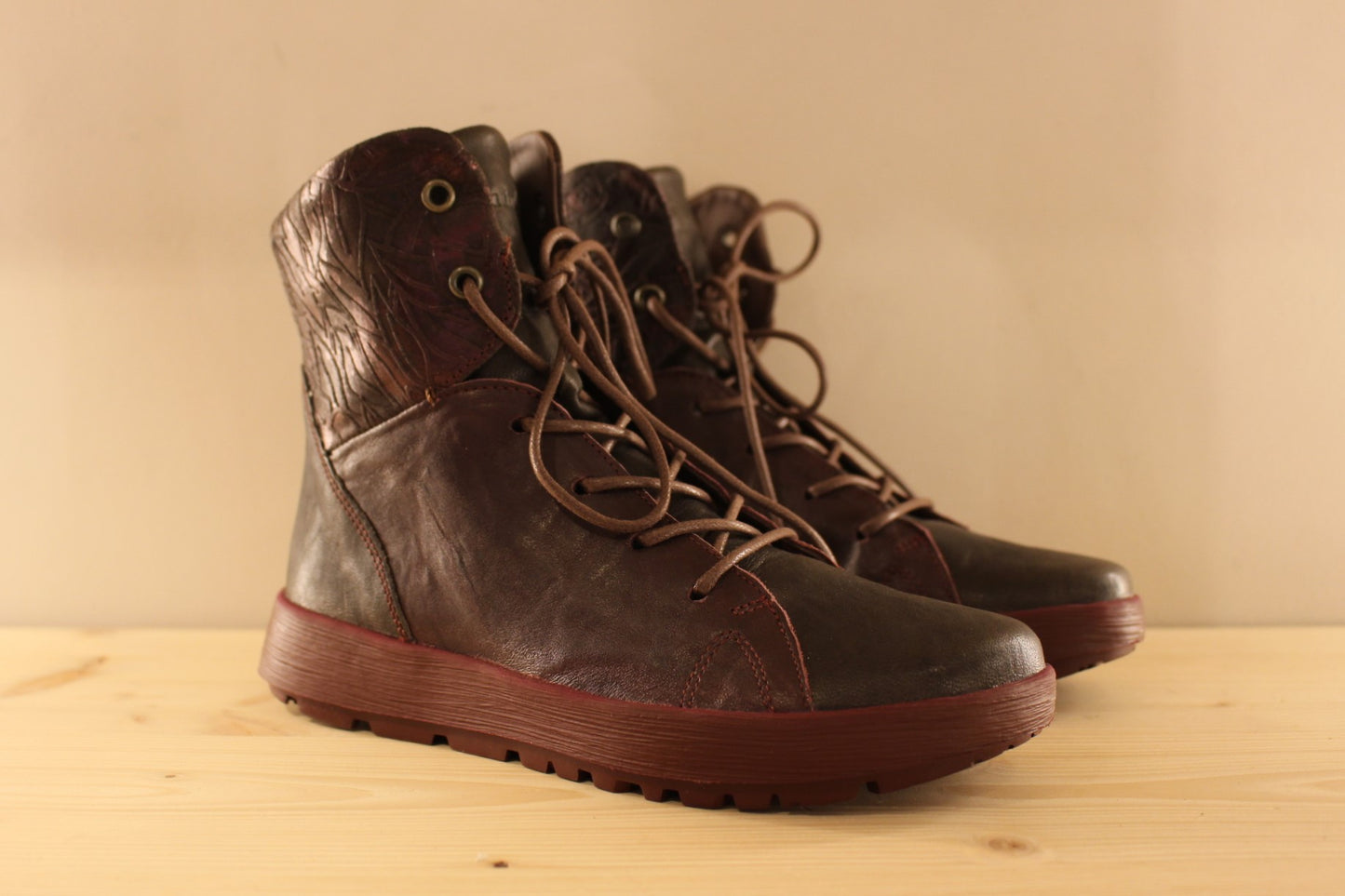 Bottines en cuir très souple de chez THINK