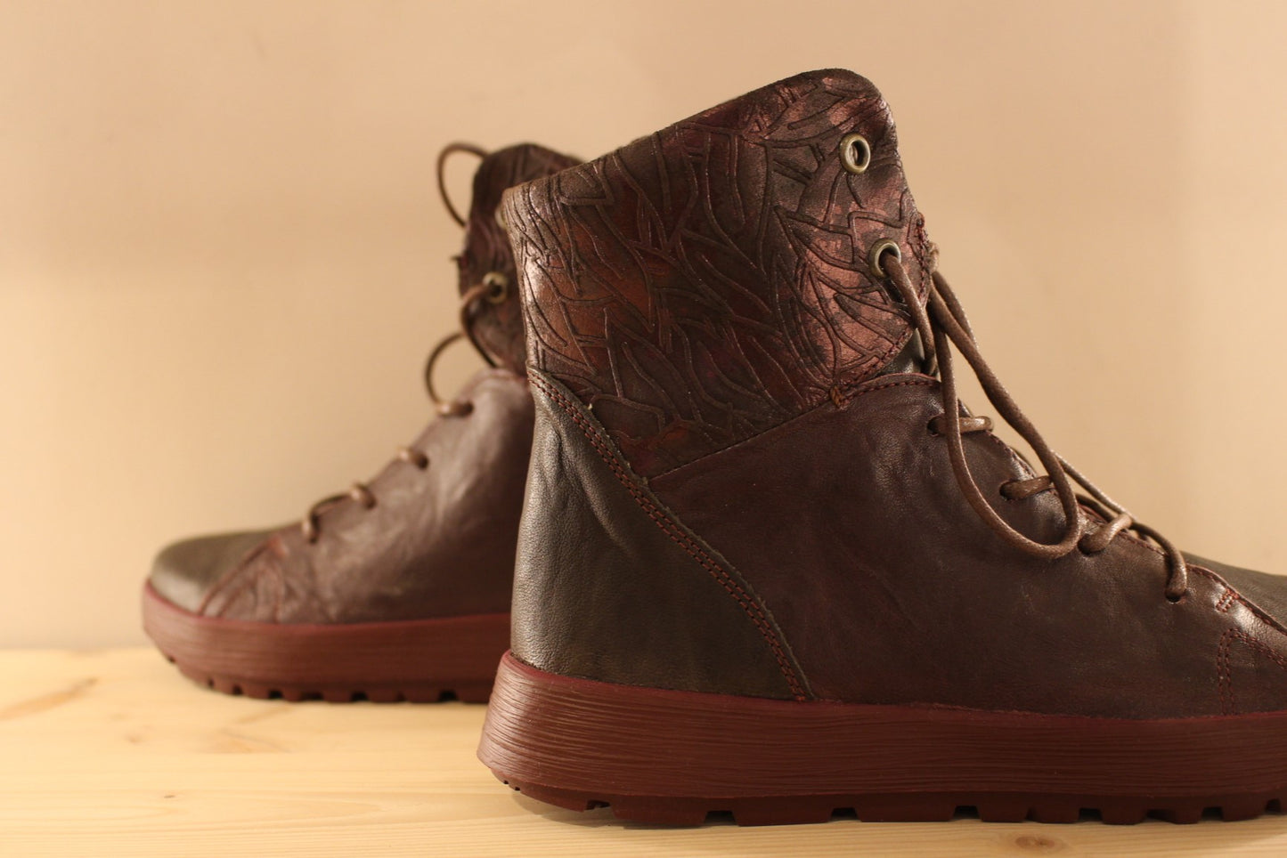 Bottines en cuir très souple de chez THINK