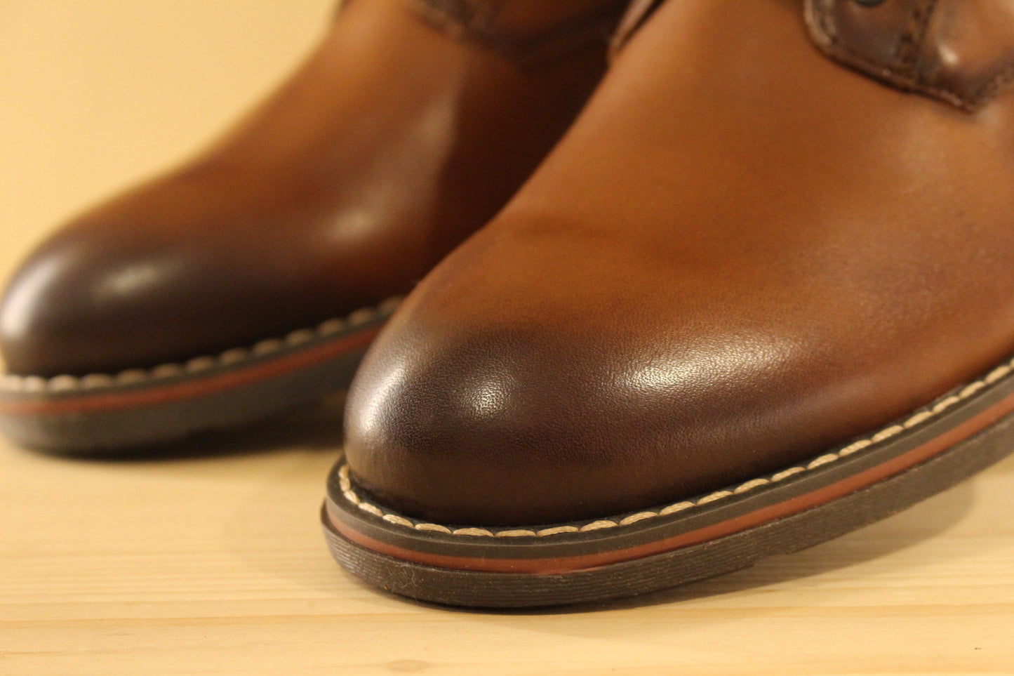Bottines homme en cuir sport chic de chez PIKOLINOS