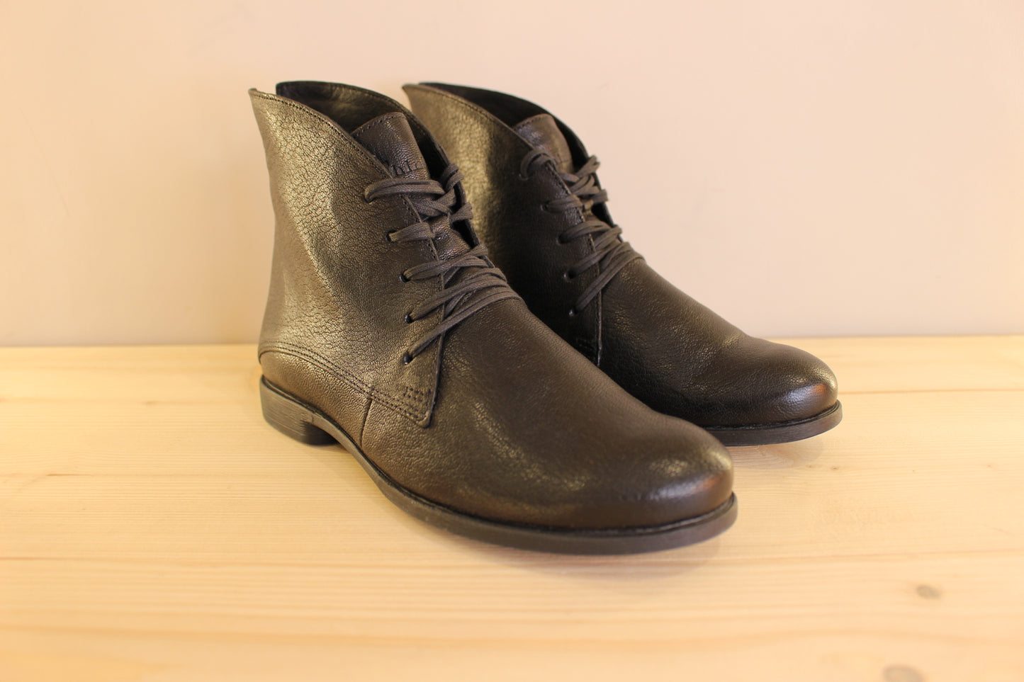 Bottines cuir noir semelles amovibles doublées polaire THINK
