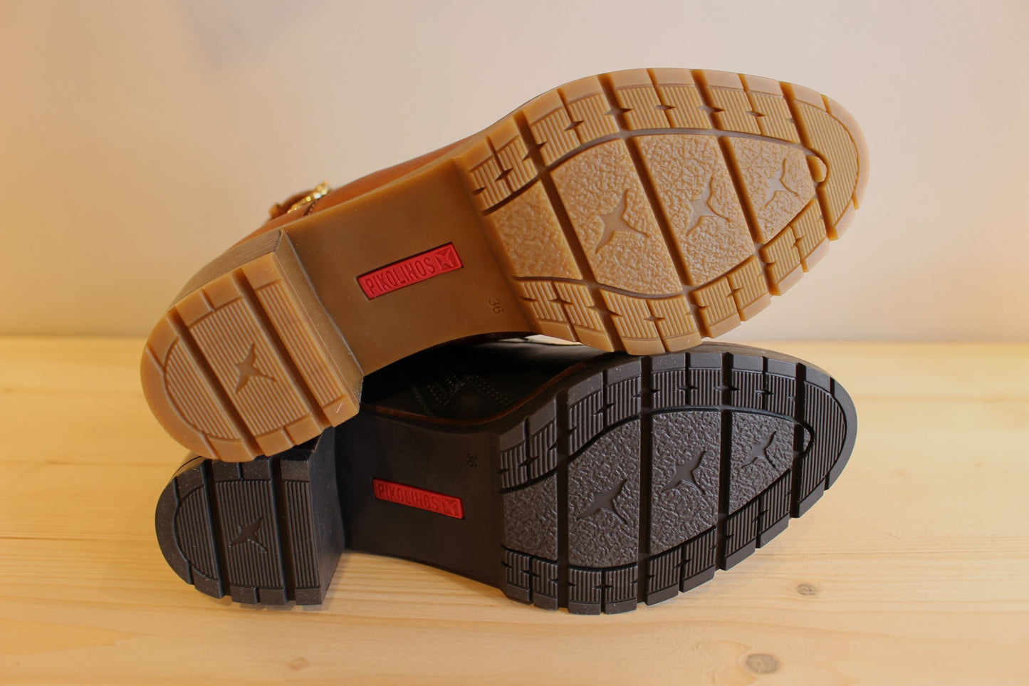Bottine cuir petit talon PIKOLINOS