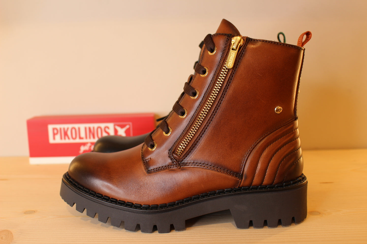 Bottines femme en cuir marron ou noir zip et lacets PIKOLINOS