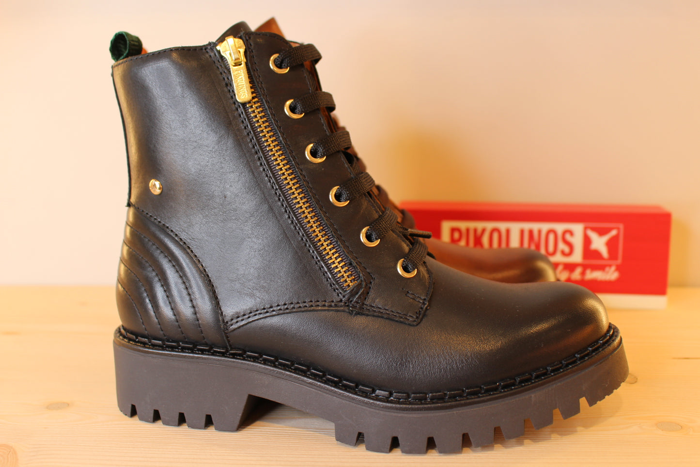 Bottines femme en cuir marron ou noir zip et lacets PIKOLINOS