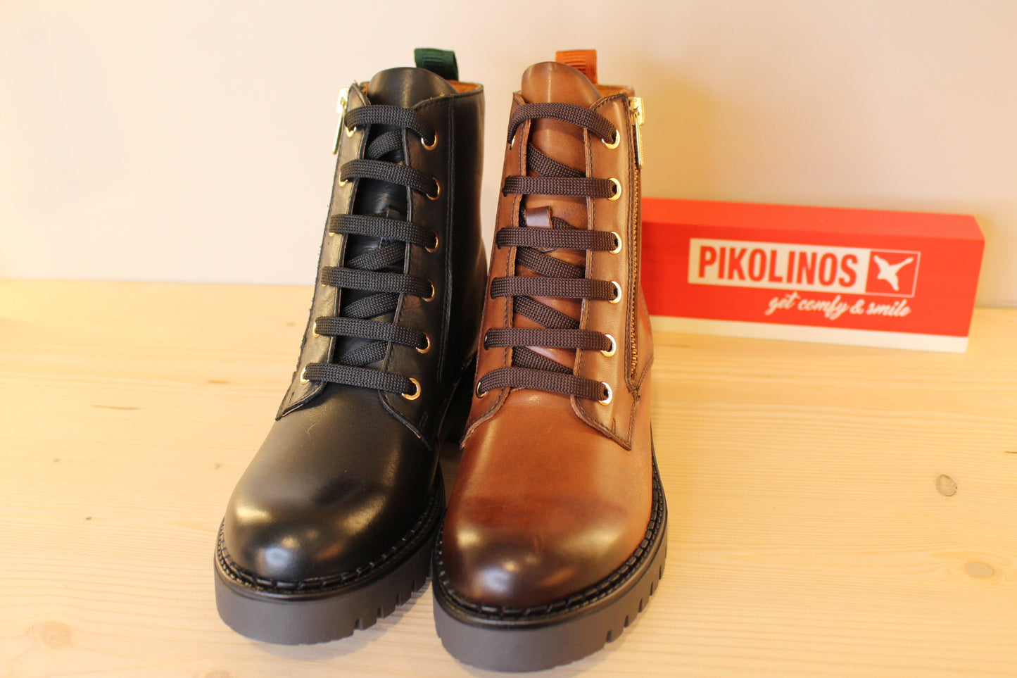 Bottines femme en cuir marron ou noir zip et lacets PIKOLINOS