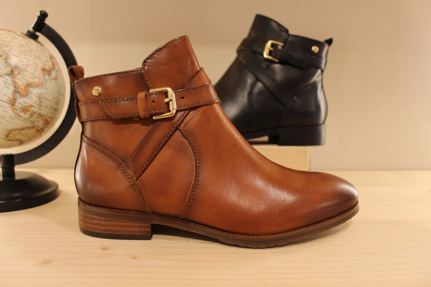Bottines femme cuir marron ou noir PIKOLINOS