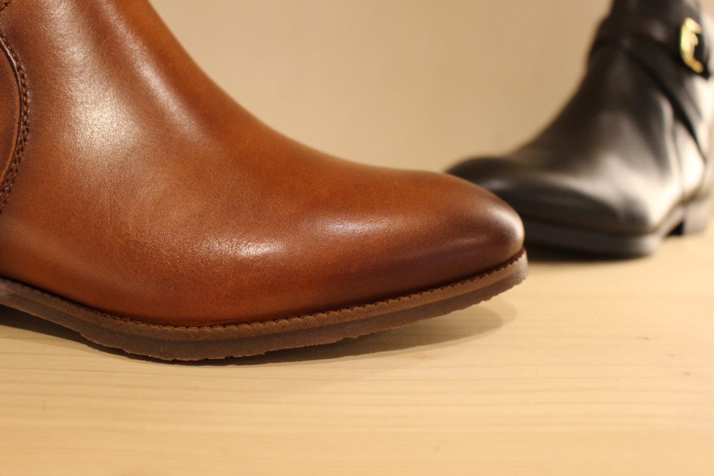 Bottines femme cuir marron ou noir PIKOLINOS