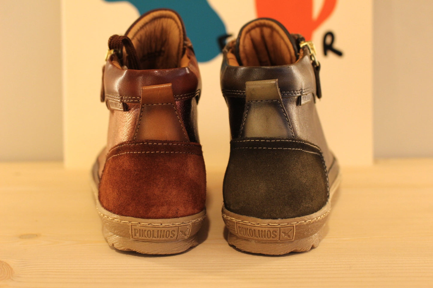 Sneaker femme en cuir métallisé, croûte vert ou acajou PIKOLINOS