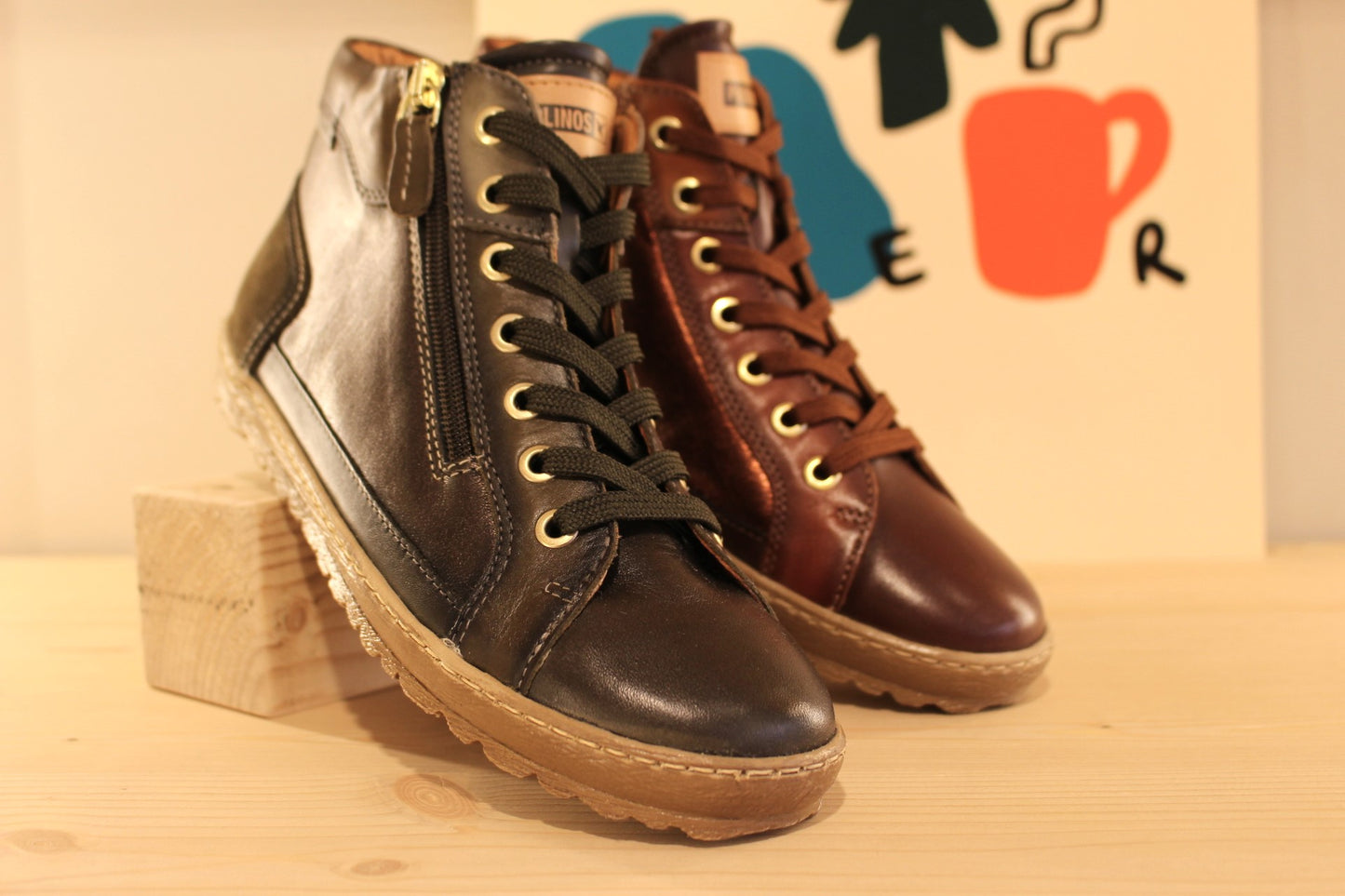 Sneaker femme en cuir métallisé, croûte vert ou acajou PIKOLINOS