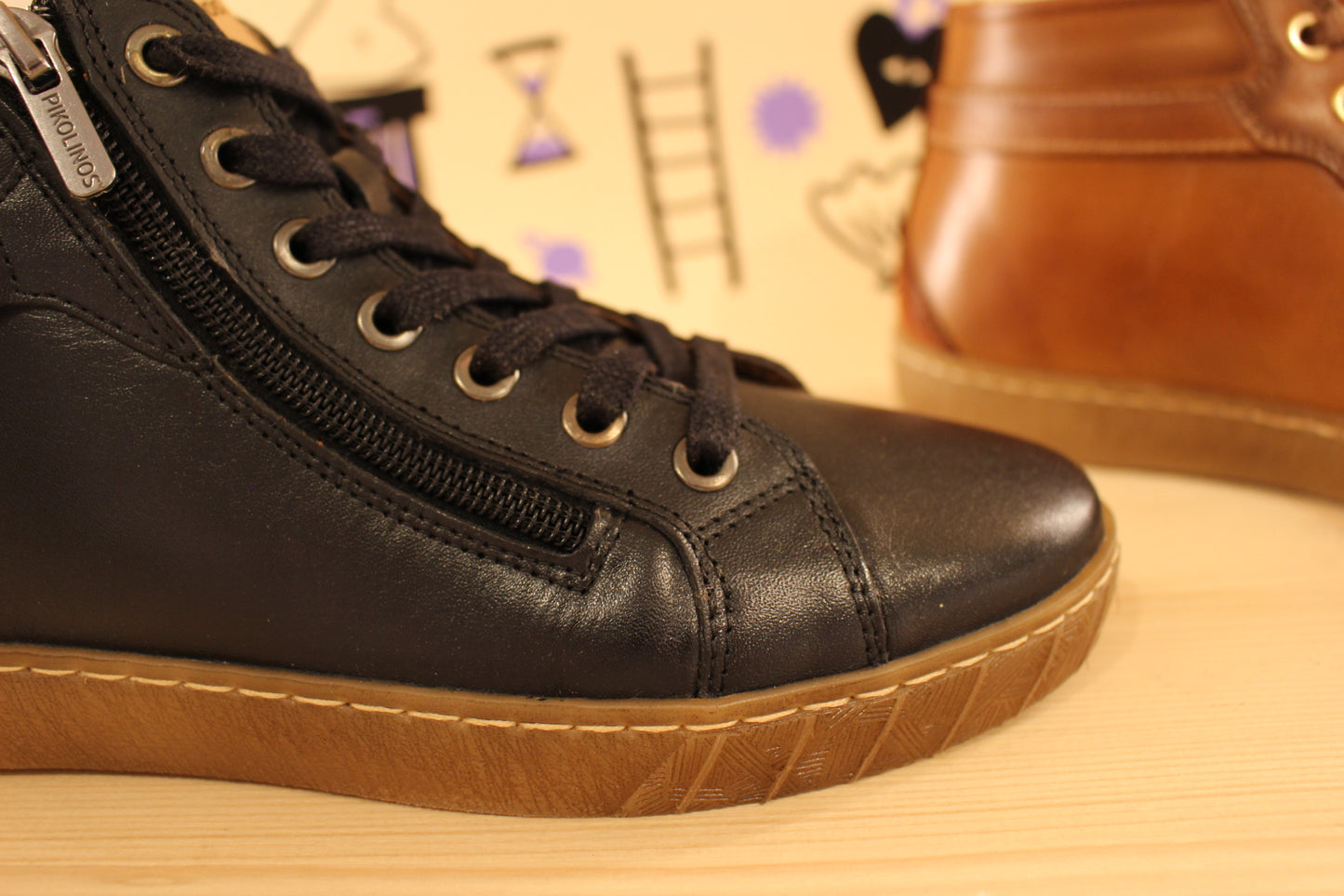 Basket femme en cuir marron clair ou noir PIKOLINOS
