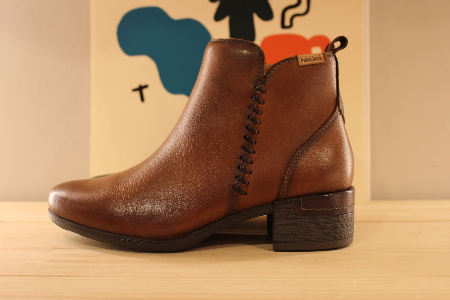 Bottines femme en cuir noir ou marron petit talon PIKOLINOS