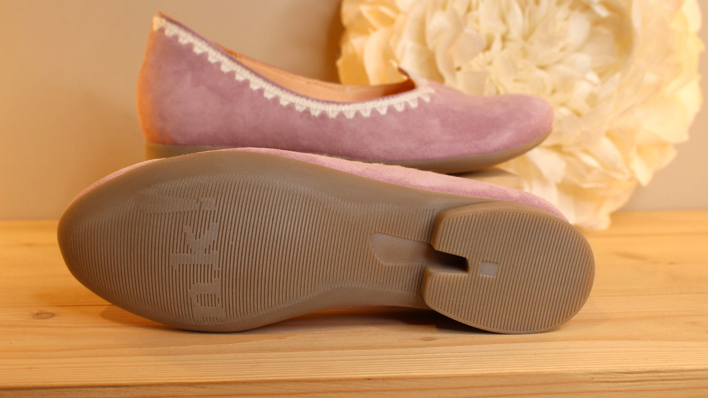 Ballerine en velours rose et surpiqûres blanche Fabrication autrichienne THINK
