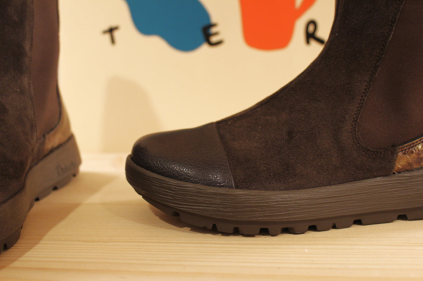 Bottines chelsea en cuir velours chocolat et métallisé THNK