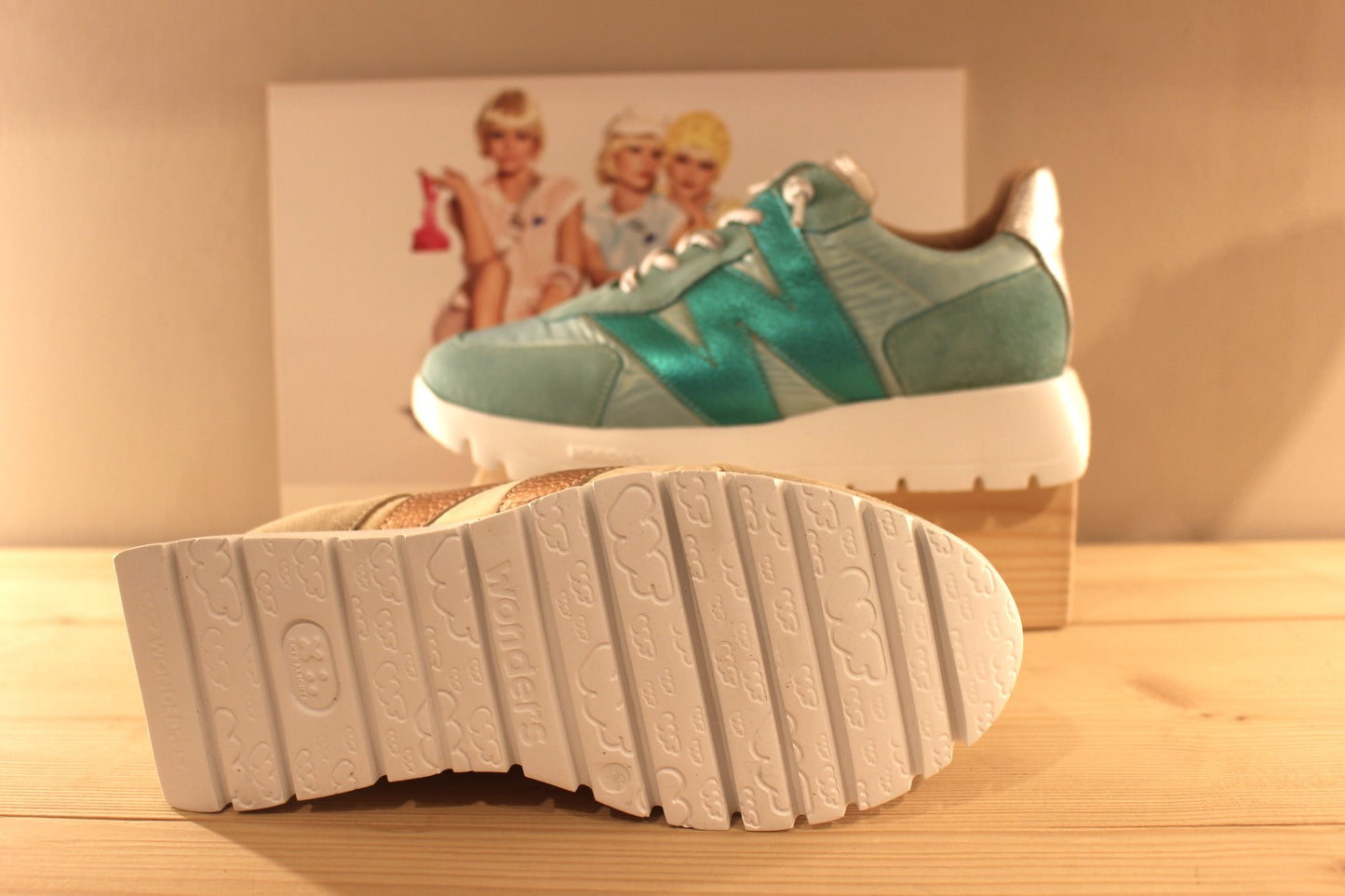 Sneaker cuir et nylon bleu ou beige semelle interne amovible WONDERS