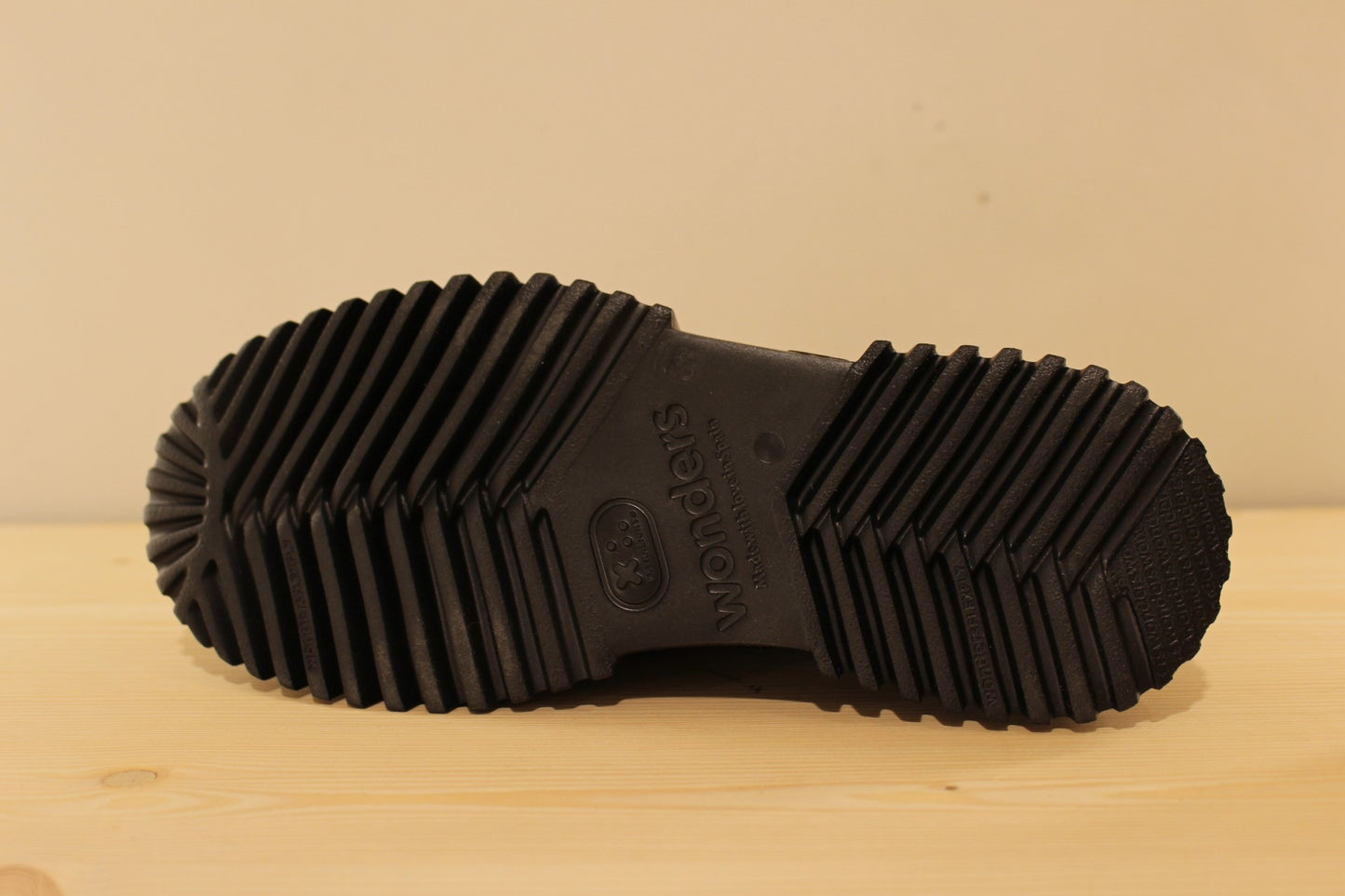 Mocassins en cuir vernis noir avec semelles amovibles WONDERS