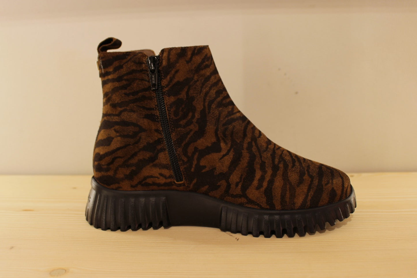 Bottines cuir noir ou imprimé animal avec zip et semelle amovible WONDERS