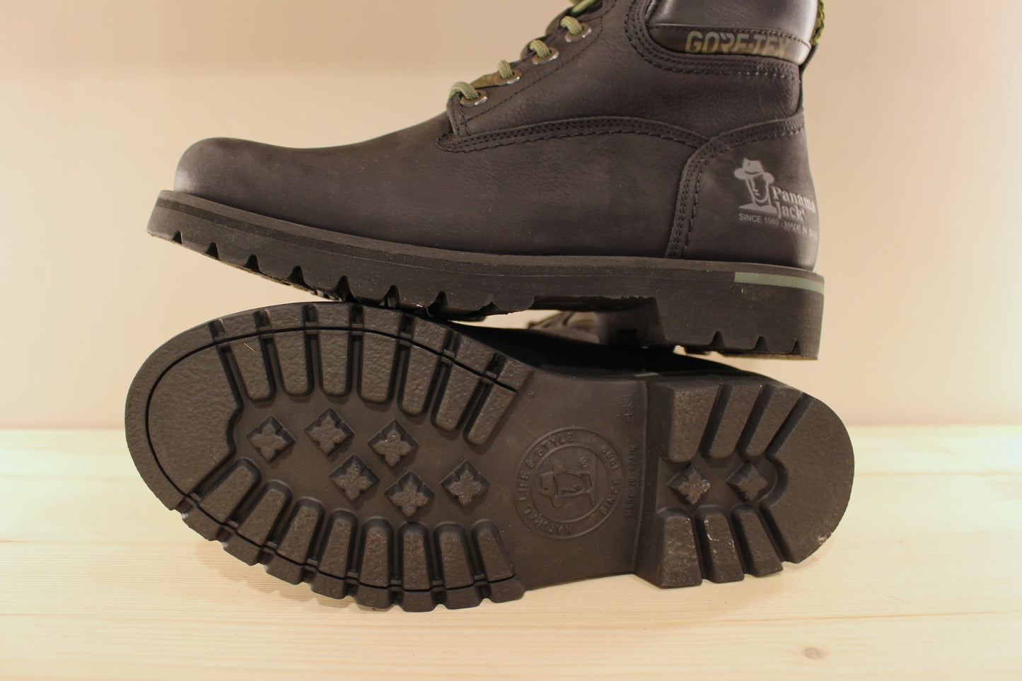 Bottine nubuck noir cuir et gore-tex semelle amovible PANAMA JACK