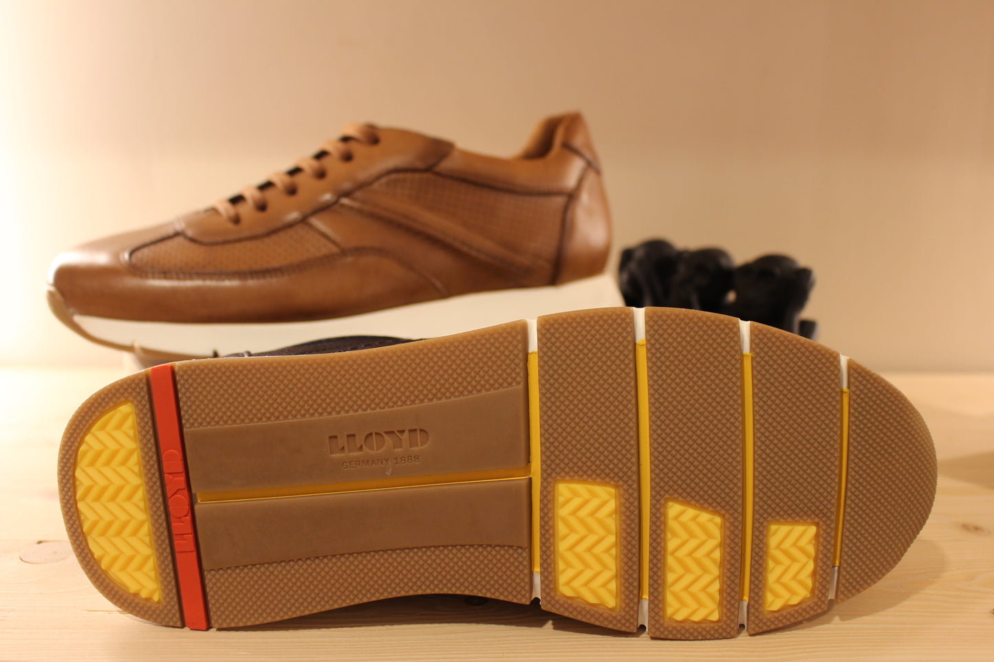 Sneaker cuir bleu marine très souple et léger LLOYD