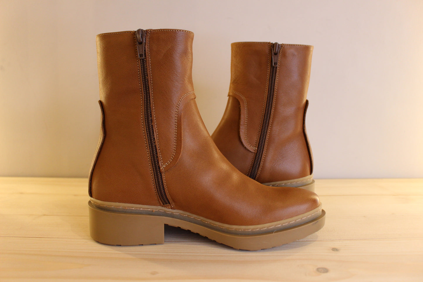 Bottines femme en cuir marron semelle extra légère WONDERS