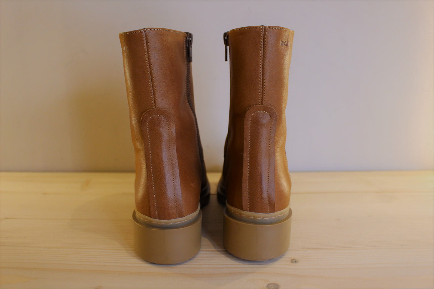 Bottines femme en cuir marron semelle extra légère WONDERS