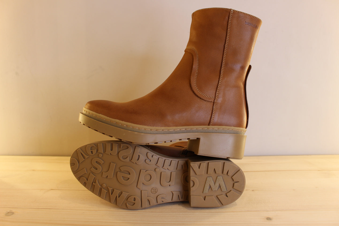 Bottines femme en cuir marron semelle extra légère WONDERS