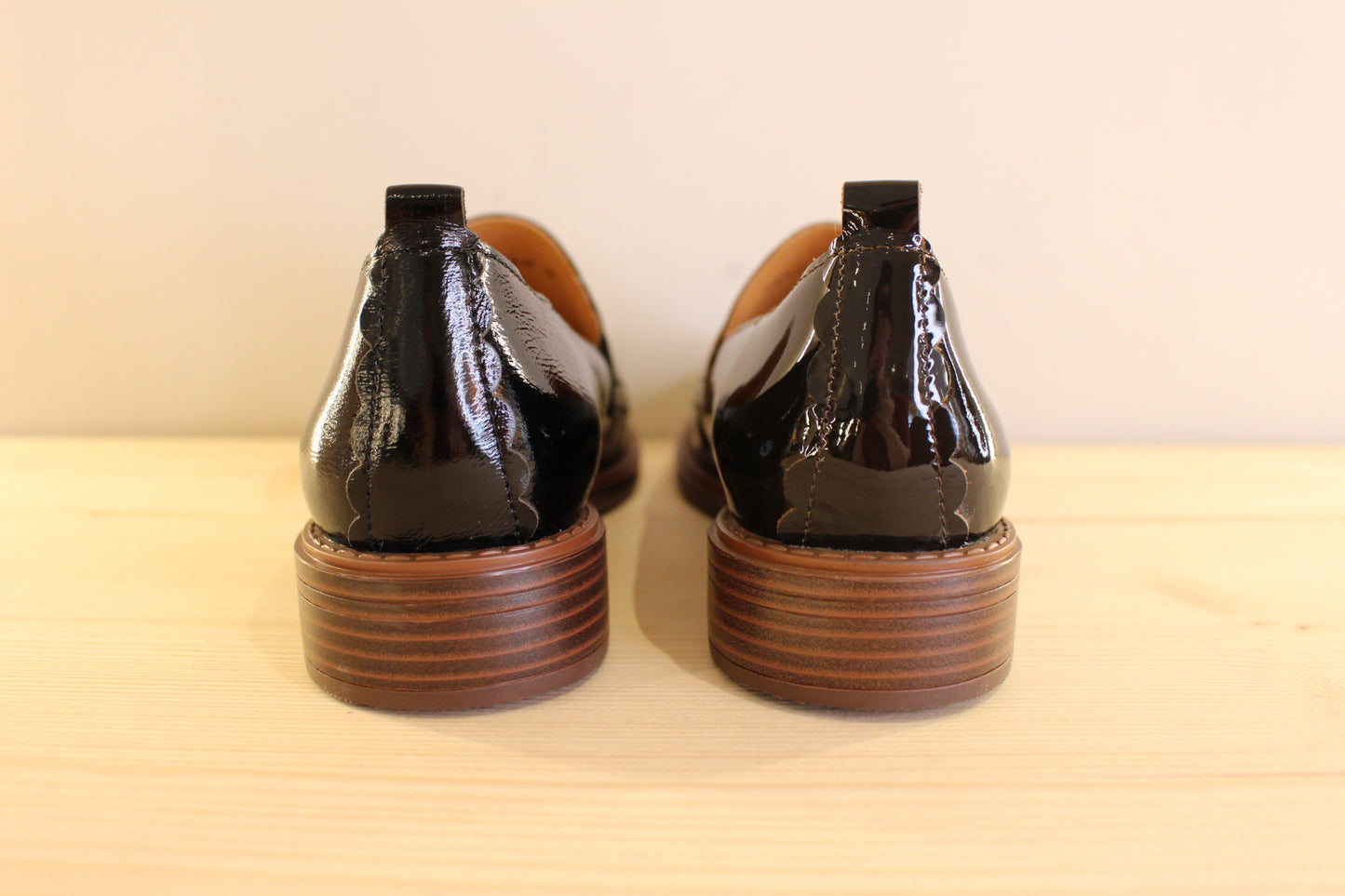 Mocassins femme en cuir vernis noir ou moka MAMZELLE