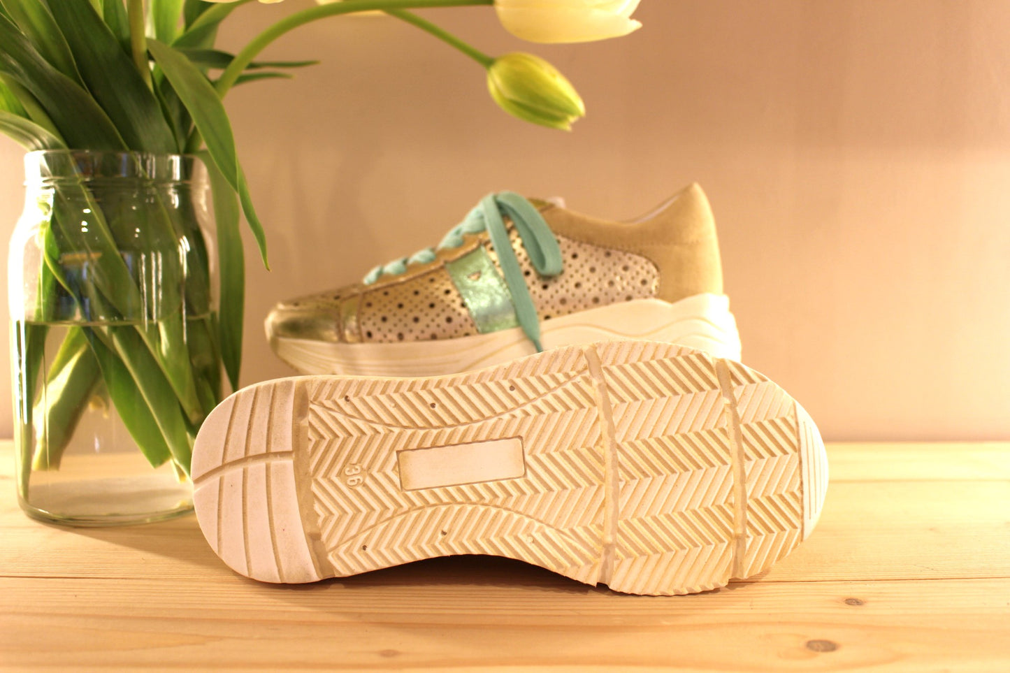 Sneaker cuir perforé et métallisé gold VADDIA semelle amovible