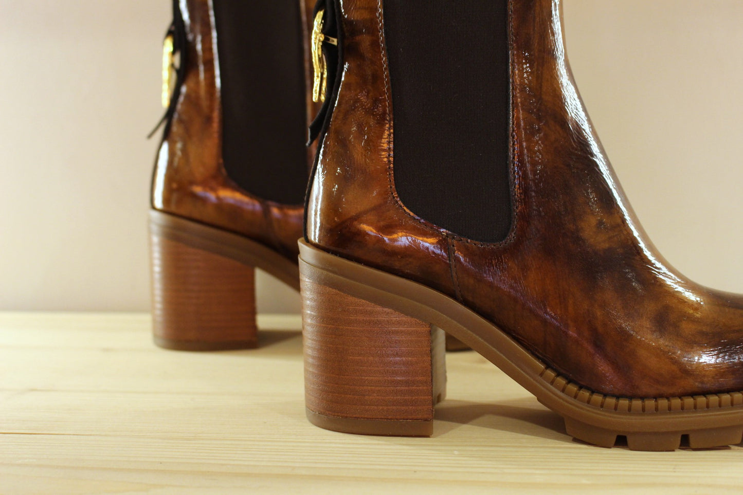 Bottines à enfiler à talon cuir vernis caramel CASTA