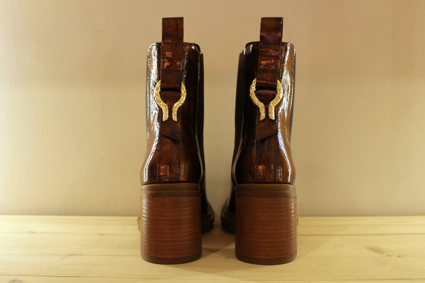 Bottines à enfiler à talon cuir vernis caramel CASTA