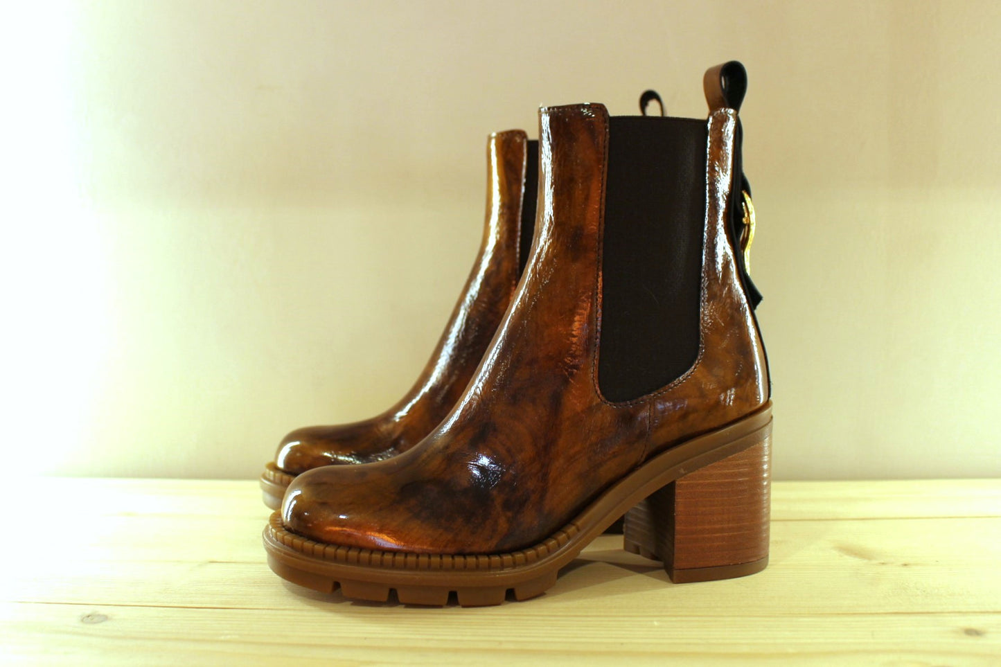 Bottines à enfiler à talon cuir vernis caramel CASTA