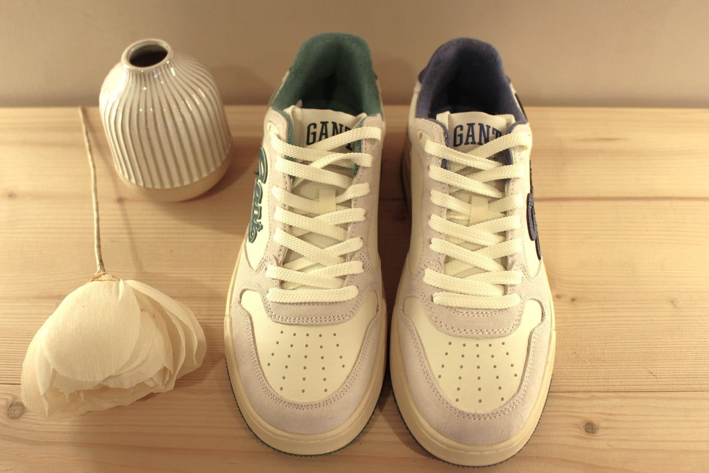 Sneaker homme GANT cuir blanc et vert ou rouge semelle interne amovible