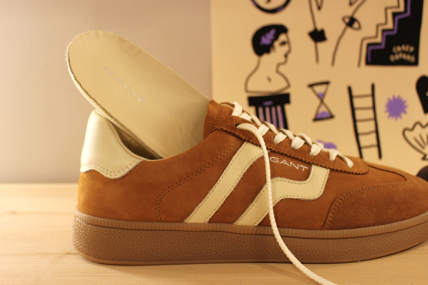 Sneakers homme en cuir velours de couleur marron chocolat ou de couleur jaune GANT