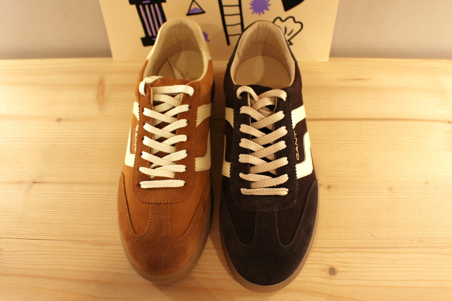 Sneakers homme en cuir velours de couleur marron chocolat ou de couleur jaune GANT