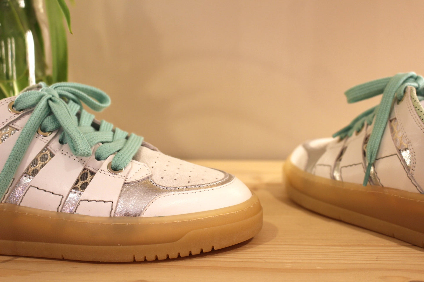 Sneaker cuir blanc et métallisé argent VADDIA semelle amovible