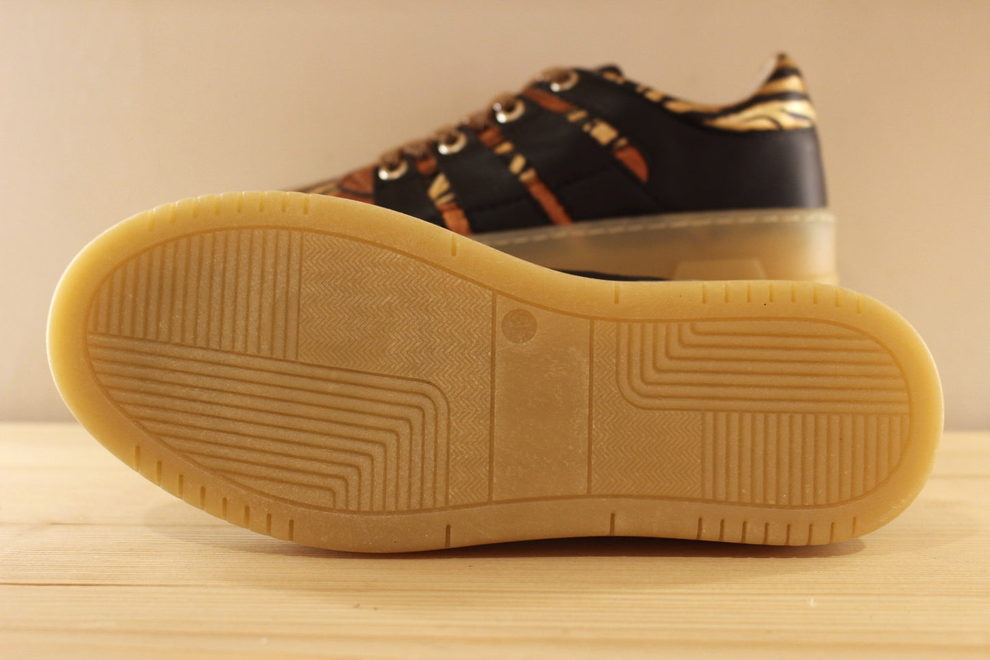 Basket en cuir métallisé bronze thème animal et chocolat avec semelle amovible VADDIA