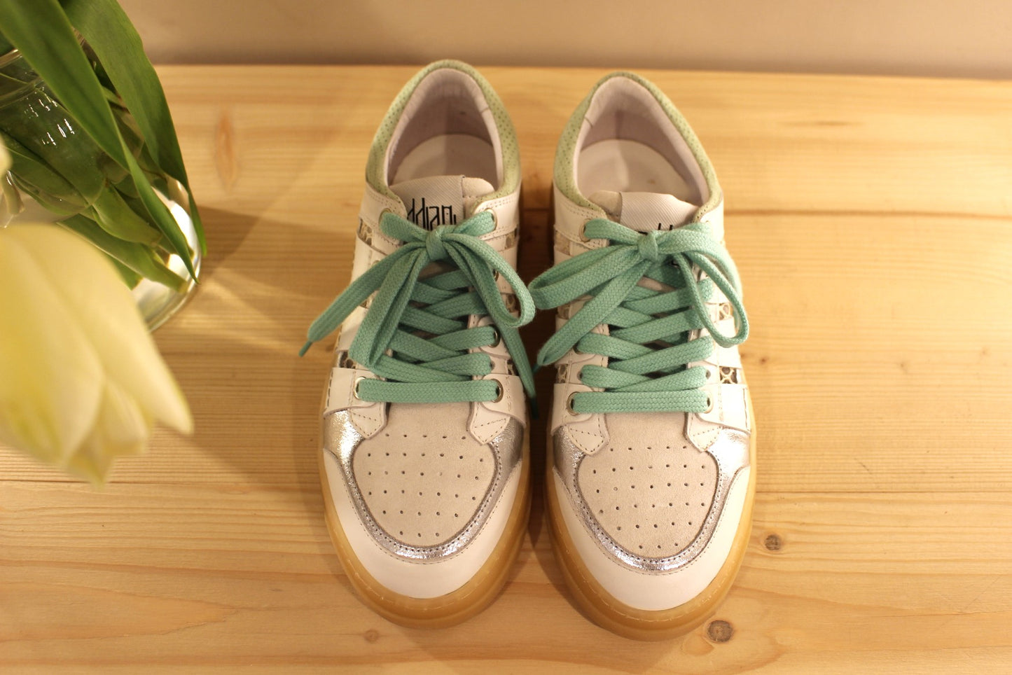 Sneaker cuir blanc et métallisé argent VADDIA semelle amovible