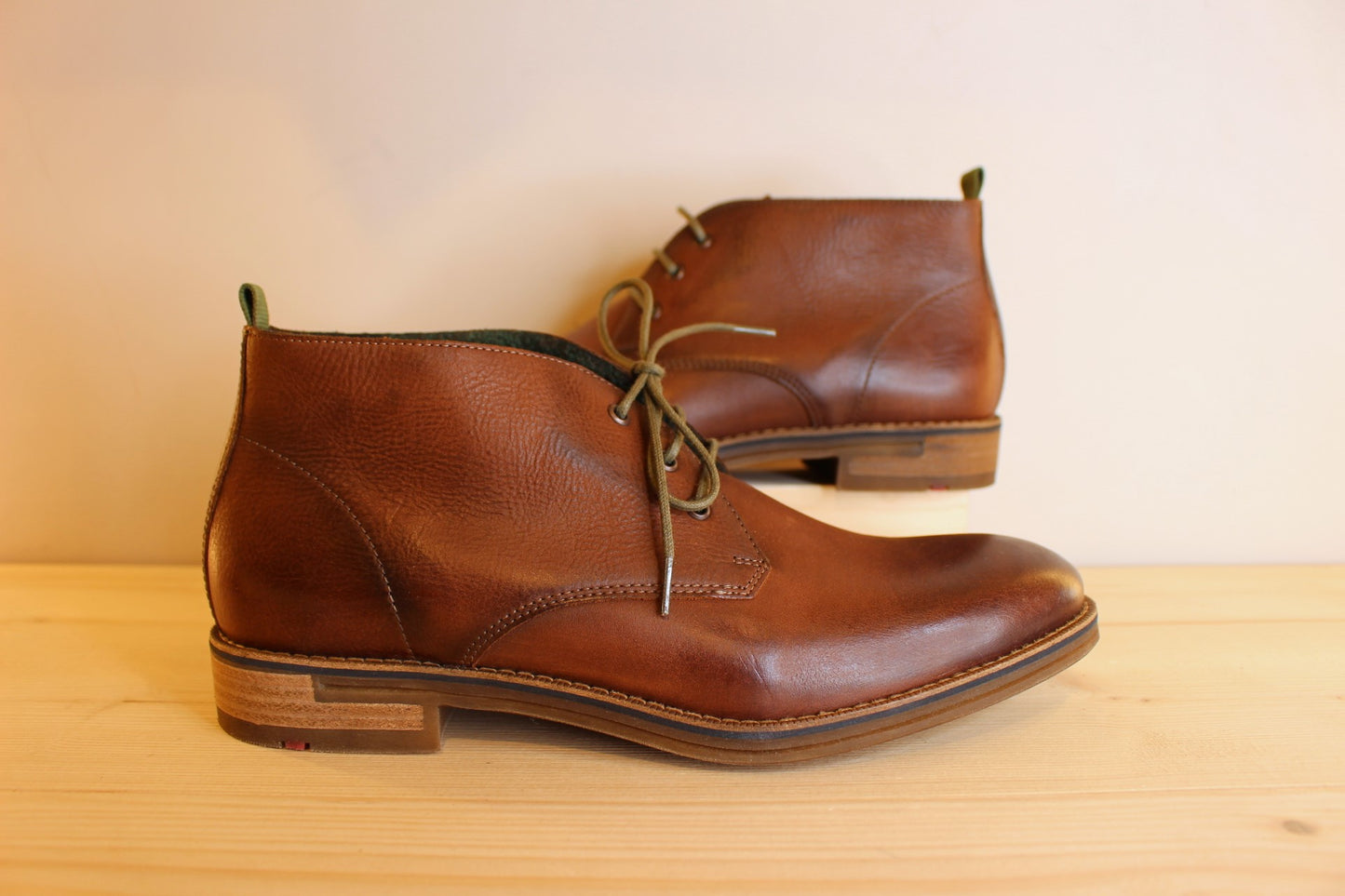 Boots LLOYD cuir havane serrage lacets semelle gomme