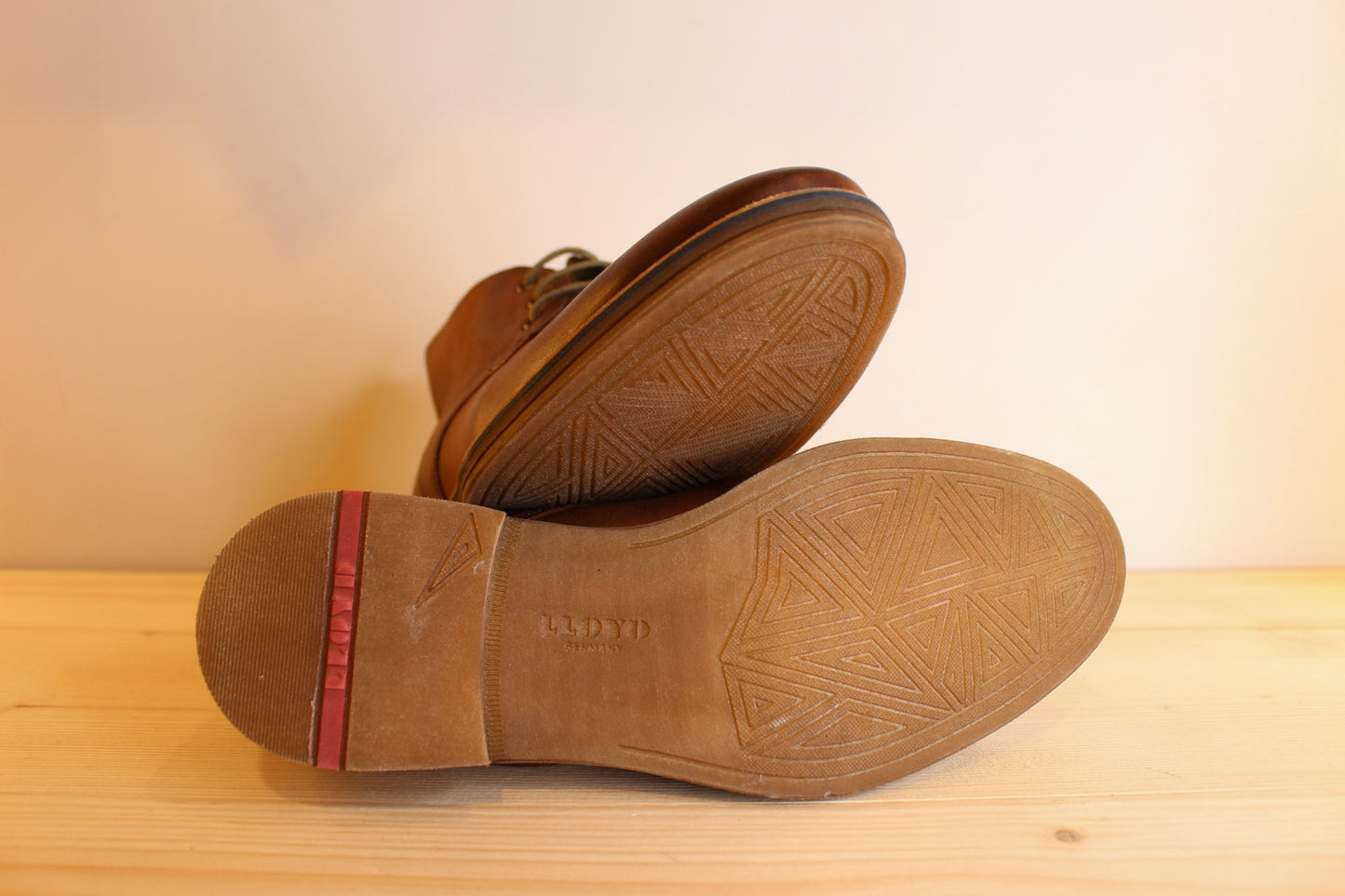 Boots LLOYD cuir havane serrage lacets semelle gomme